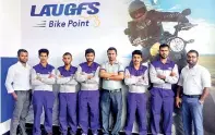  ??  ?? Laugfs Bike Point service crew