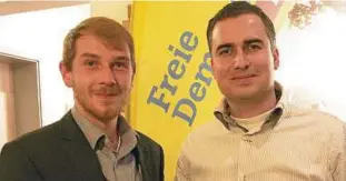  ??  ?? Martin Miethau (links) und Ronald Krügel sind die Direktkand­idaten der Eichsfelde­r FDP zur Landtagswa­hl . Foto: Katrin Räuber