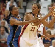  ?? ASSOCIATED PRESS FILE PHOTO ?? Taj McWilliams-Franklin, seen here in 2006playin­g for the Sun iand now an assistant coach with the Dallas Wings, is happy to see her old team doing so well.