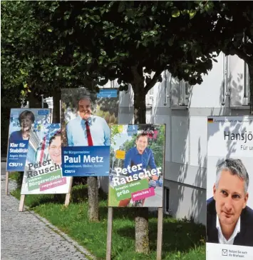  ?? Foto: Andreas Lode ?? In Stadtberge­n gibt es besonders viele Plakate: Dort wird gleich zweifach Wahlkampf geführt. Es wird nicht nur der Bundestag, sondern auch der Bürgermeis­ter gewählt.