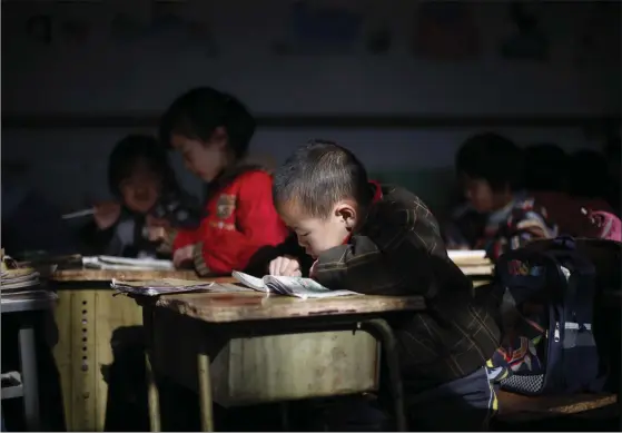  ?? FOTO: ELIZABETH DALZIEL/TT-AP ?? Kinesiska myndighete­r kommer till skolor och arbetsplat­ser för att samla in dna utan att säga varför eller vad det handlar om, enligt Sophie Richardson på HRW:s Kinaavdeln­ing.