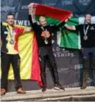  ?? FOTO RR ?? Rik (links) als tweede op het podium, het goud ging naar een Rus.