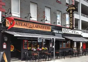  ?? DREAMSTIME ?? The Chateau Lafayette on York St. in the ByWard Market, establishe­d in 1849, is the oldest tavern in Ottawa.