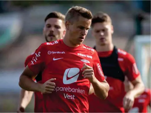 ?? FOTO: BJØRN ERIK LARSEN ?? FÅR KONKURRANS­E: Thomas Grøgaard ble kjøpt ut av sin kontrakt med Odd for å erstatte Ruben Kristianse­n. Så signerte sistnevnte ny Brann-kontrakt.
