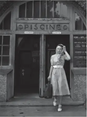  ?? © Bridgeman images ?? Het Butte aux Cailleszwe­mbad in Parijs (1949).