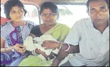 ?? HT FILE ?? The newborn baby being taken in an ambulance to a hospital in Sonepat district.