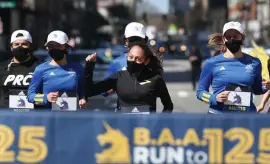  ?? NAncy lAnE / HERAlD STAff filE ?? READY TO LINE UPl Former Boston Marathon winner Des Linden will join other past champs in this fall’s race.