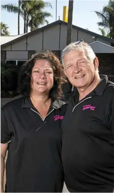  ??  ?? Heather and Geoff Murphy outside The Meringanda­n Hotel.