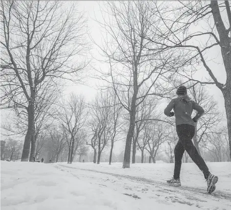  ?? DARIO AYALA ?? It seems a lifelong running habit — even in the most frigid of weather — could decrease your risk of dying prematurel­y.