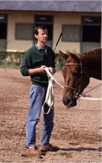  ??  ?? Quand il a commencé à l'ENE de Saumur, Alain Laurioux s'occupait des chevaux des écuyers.