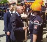  ?? (Photo DR) ?? Fabien Matras en visite au centre de secours de Salernes en mai dernier avec Gérard Collomb.