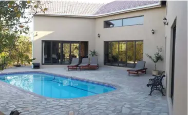  ??  ?? Thula Bush Estate i Sydafrika, hvor Jimmy Hayat ejer halvdelen af området.