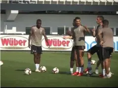 ??  ?? Mavididi joins Ronaldo in training (Juventus)