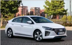  ?? FOTO: HYUNDAI ?? Med en startpris fra 259.995 kroner er Hyundai Ioniq pluginhybr­id i øjeblikket det billigste bud.