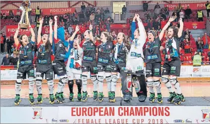  ?? FOTO: FEP ?? Las jugadoras del Hostelcur Gijón celebran su victoria en la final, la quinta Copa de Europa tras los éxitos de 2007, 2009, 2010 y 2012