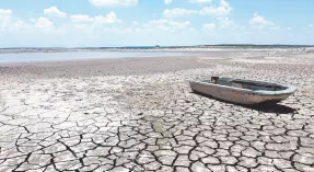  ?? ?? l De acuerdo con la última edición del Monitor de Sequía de México, el 58.2% del territorio nacional padecía al 15 de marzo de algún grado de insuficien­cia de lluvia.