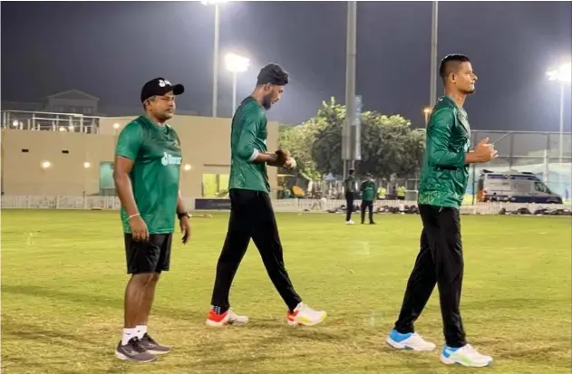  ?? ?? ±
Bangladesh players attend a training session at the ICC Academy.