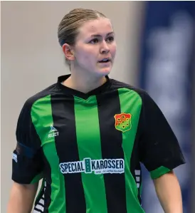 ?? BILD: KRISTER ANDERSSON ?? Ida Wallenius från Stenungsun­d represente­rar Gais futsal och spelat i samtliga de senaste fyra SM-finalerna. Hon har förlängt sitt kontrakt med det grönsvarta laget från Göteborg för ännu en säsong.