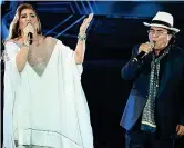  ??  ?? Inedito A 33 anni da Nostalgia canaglia, Al Bano e Romina scendono le scale dell’ariston mano nella mano. Poi la coppia d’oro del pop ingrana con il medley sulle note delle hit La siepe, Ci sarà, Felicità, prima di proporre l’inedito Raccogli l’attimo