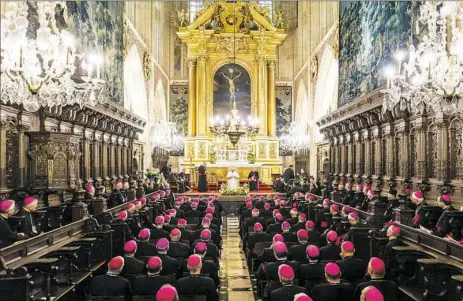  ?? Wojtek Radwanski/AFP/Getty Images ?? Pope Francis meets with Polish bishops Wednesday at Wawel royal castle’s cathedral in Krakow during World Youth Day. The pope’s mission was to encourage openness to migrants.