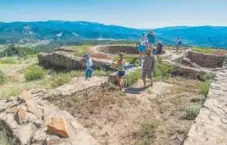  ?? Dan Leeth, Special to The Denver Post ?? A guided tour visits the Great House Pueblo at the top of the rocky Pueblo Trail at the Chimney Rock National Monument.