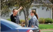  ?? CHARLES PRITCHARD — ONEIDA DAILY DISPATCH ?? Police give the driver in Oneida High School’s mock DWI a field sobriety test on Friday, May 11, 2018.