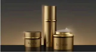  ??  ?? Regain that youthful glow with the La Prairie Pure Gold collection. Opposite page: Factors such as age and stress can affect our skin, leaving it dry, rough and dull, but it’s possible to achieve luminosity again