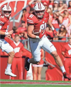  ?? MARK HOFFMAN / MILWAUKEE JOURNAL SENTINEL ?? Wisconsin tight end Troy Fumagalli averaged 12.1 yards per catch at Wisconsin.