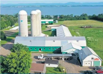  ??  ?? La Ferme Fleuviale a vue sur le fleuve depuis cinq génération­s.