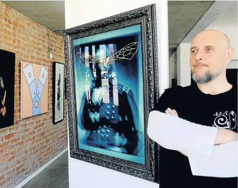  ?? Picture: FREDLIN ADRIAAN ?? FRESH TAKE: Undercultu­re Contempora­ry director Cedric Vanderlind­en at his new gallery in Stanley Street