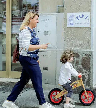  ?? ?? Sostegno
Coi nuovi criteri, degli assegni famigliari beneficerà il 60% delle famiglie altoatesin­e