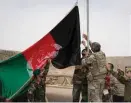  ??  ?? חיילים אמריקנים נסוגים מאפגניסטן
