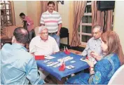  ?? Heads the Corporate Bridge FILE PICTURE ?? HDFC’S Deepak Parekh (centre) Associatio­n of India