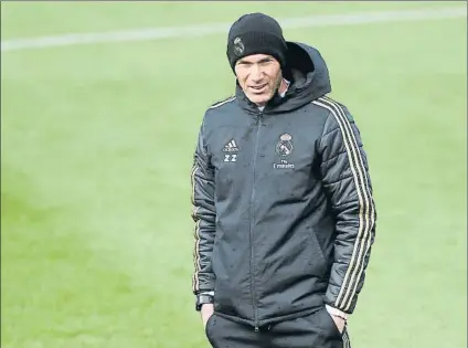  ?? FOTO: EFE ?? Zinedine Zidane sólo quiere pensar en el duelo ante el Betis, no en lo que pase al final de temporada