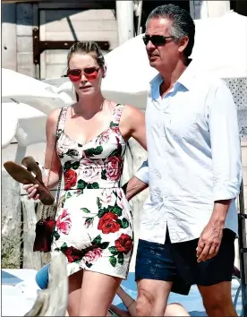  ??  ?? LOVE MATCH: The couple in the French resort of Saint-Tropez in August 2019