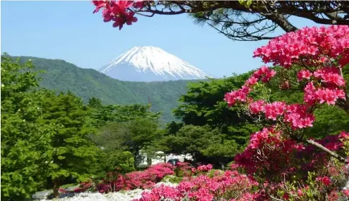  ?? ?? À partir de cet été, les visiteurs du mont Fuji devront payer pour parcourir l'un des itinéraire­s d'ascension de cette montagne emblématiq­ue.