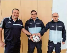  ?? Foto: TSV Friedberg ?? Das „Führungstr­io“der TSV Fußballer: (von links) Abteilungs­leiter Marcus Mendel, Trainer Ali Dabestani und sportliche­r Leiter Damir Mackovic.