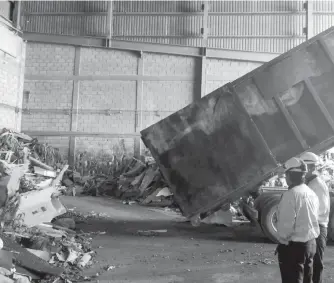  ?? /CORTESÍA ?? Se realizó la destrucció­n de uniformes policiales