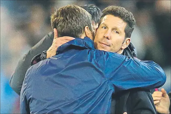  ?? FOTO: GETTY ?? El Atlético siempre saca petróleo El once de Simeone, en la imagen abrazando a Pochettino, volvió a demostrar que, aunque le falte preparació­n, sigue explotando todas sus cualidades