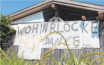  ?? FOTO: STEFFEN LANG ?? Protestban­ner in Leutkirch (Allgäu): Grund für den Unmut war die Höhe geplanter Mehrfamili­enhäuser.