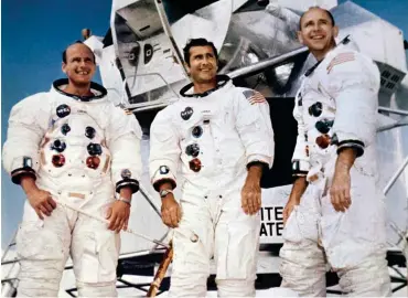  ?? Foto: dpa/UPI ?? Alan Bean (rechts) war Pilot der Mondlandef­ähre der Mission Apollo 12.