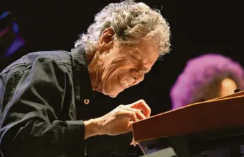  ?? Foto: Luna Alfredo, telam, dpa ?? Der Jazzpianis­t Chick Corea stellte seine Sensoren immer und überall auf Empfang.