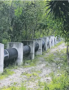  ?? FOTO: ALEJANDRO AMADOR ?? El trasvase es un sistema de tuberías de 10.8 kilómetros que permite trasladar agua de Los Laureles a La Concepción y viceversa.