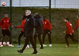  ?? (Photo AFP) ?? Le coach Bruno Génesio et les Lyonnais se préparaien­t hier à jouer leur match de l’année.