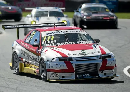  ?? BEJON HASWELL/STUFF ?? The Beebys’ Nissan Skyline R32 GTR in round three of the one-hour endurance series at the weekend.