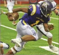  ?? DAVID M. JOHNSON - DJOHNSON@DIGITALFIR­STMEDIA.COM ?? Troy High’s Joey Ward (1) rumbles to his fourth touchdown against Lancaster in the NYSPHSAA Class AA Championsh­ip Sunday at the Carrier Dome in Syracuse. Ward was named MVP of the contest.