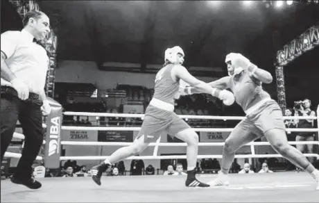  ?? ?? Local boxing prospect, Abiola Jackman (in red) in action during her heavyweigh­t bout at the Internatio­nal Boxing Associatio­n (IBA) Women’s World Boxing Championsh­ips in India.
