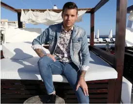  ?? Bild: KRISTOFER SANDBERG ?? TAGGAD. Robin Bengtsson har laddat upp tillsamman­s med Diggiloo-gänget på Mallorca. På tisdag tävlar han i Eurovision song contest.