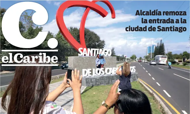  ??  ?? El remozamien­to de la entrada de Santiago forma parte del programa que ejecuta la alcaldía para la transforma­ción y rescate de la ciudad.