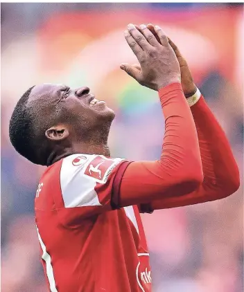  ?? FOTO: DPA ?? Zum Verzweifel­n: Dodi Lukebakio im Spiel gegen Wolfsburg.